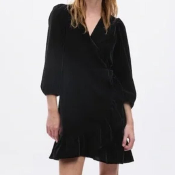 NWT Gap Black Velvet Wrap Dress - Picture 8 of 8
